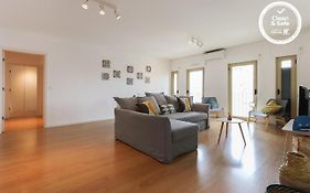 Modern & Bright Avenidas Novas By Homing